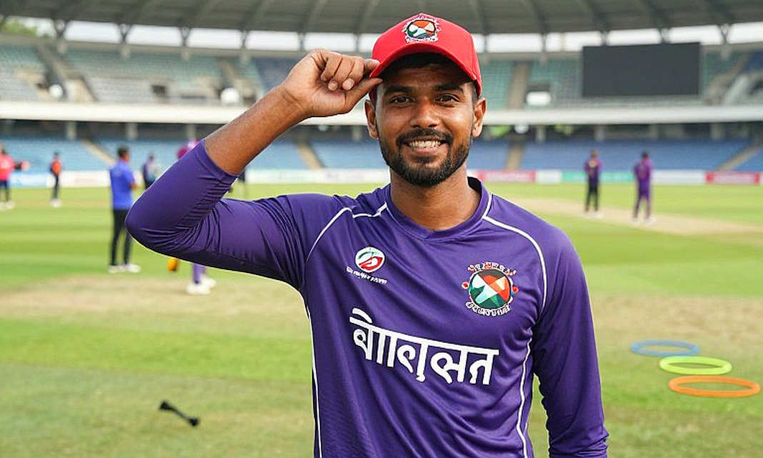 ১০ ওভারে ১০২/০, তারপর ৬/৫৭: নর্থ সিডনিতে অস্ট্রেলিয়ার জয়ের ভেতরের প্রশ্নটা