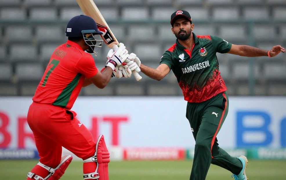 ৩৫ রানে ৫ উইকেট, আর একটা অনুপস্থিত সংখ্যা: দুভিন্দু রানাতুঙ্গার এমসিএ স্পেল আসলে কোন স্তরের বোলিং?