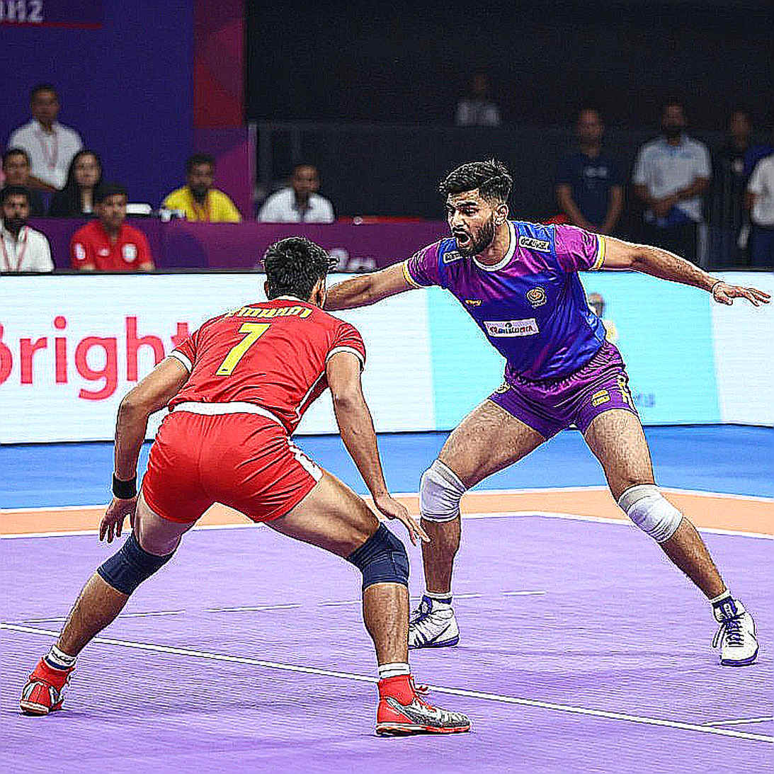 কমনওয়েলথ কাবাডি চ্যাম্পিয়নশিপ ২০২৬-এর লোগো: চার ডিফেন্ডারের ফাঁকে একজন রেইডারের গল্প, আর তার বাইরে যা বলা হচ্ছে না